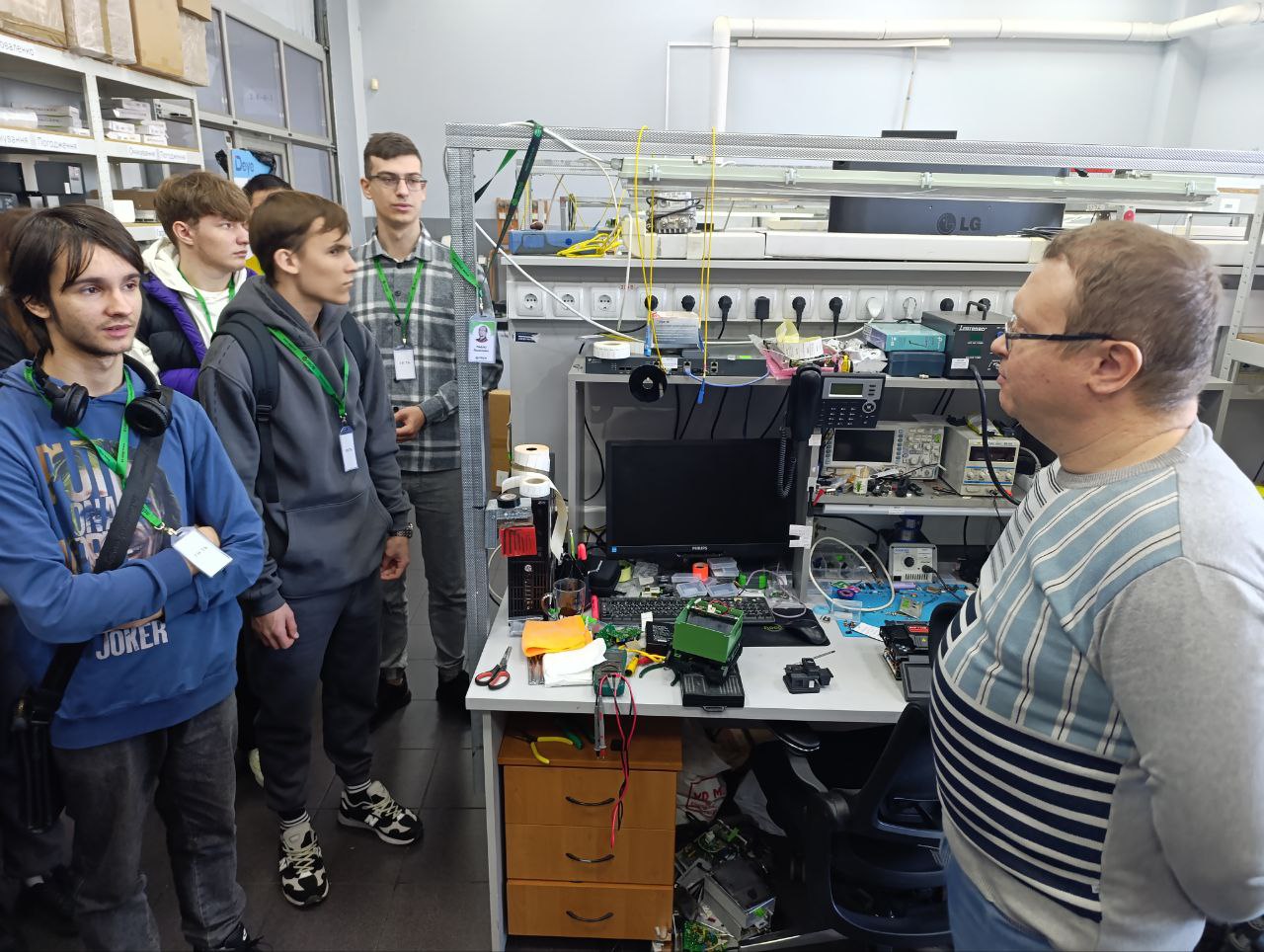 Заняття студентів на базі компанії DEPS Заняття студентів на базі компанії DEPS